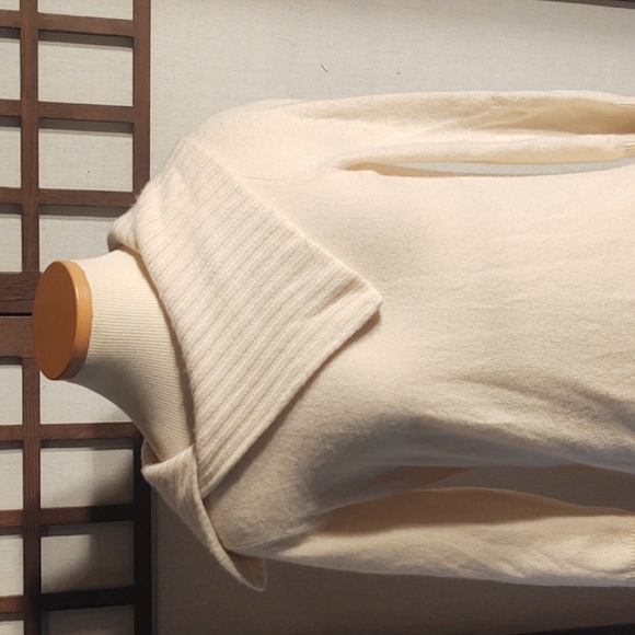 Cynthia Rowley Asymmetrical Collar Cashmere White Sweater Dress Sz S NWT - Picture 2 of 10